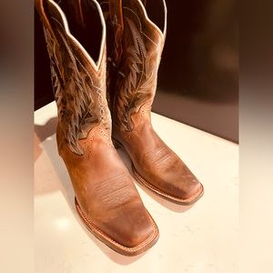 Women’s J.B Dylan cowboy boots 9.5.